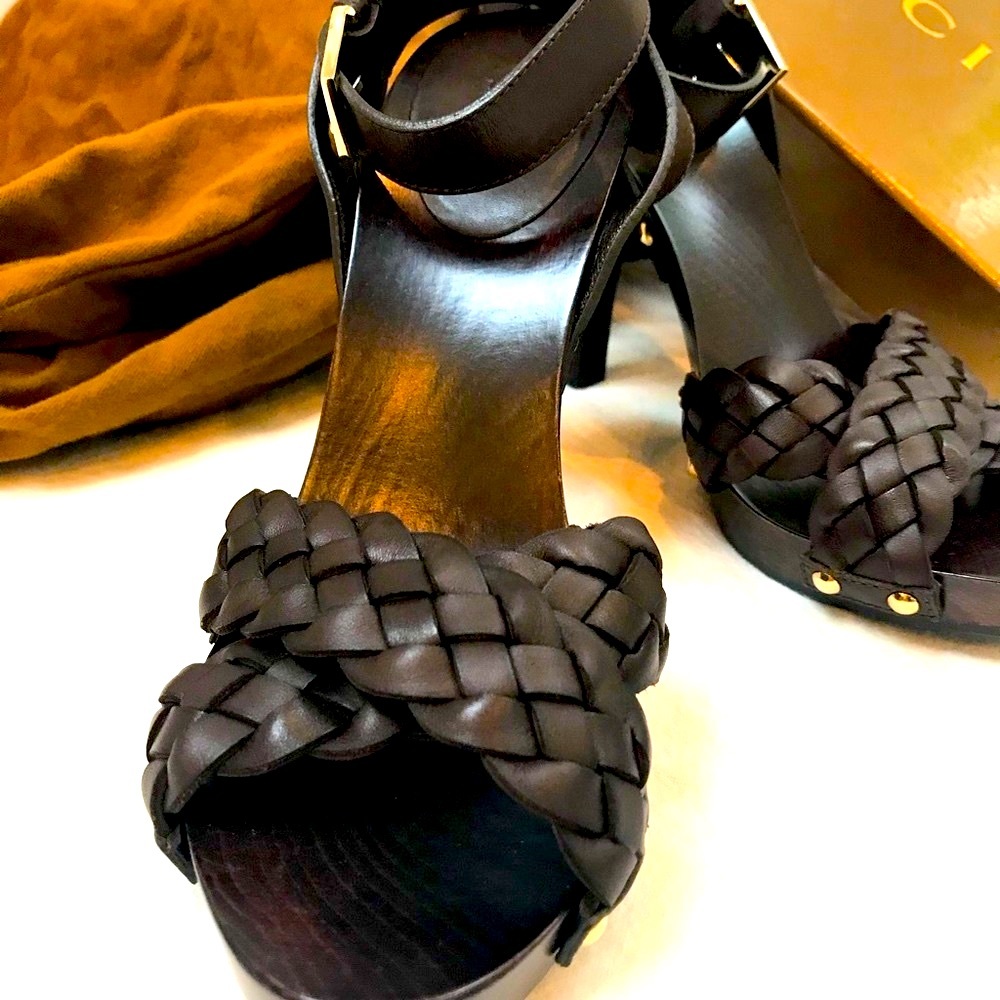 Authentic GUCCI Sandals Gorgeous! - Picture 4 of 6